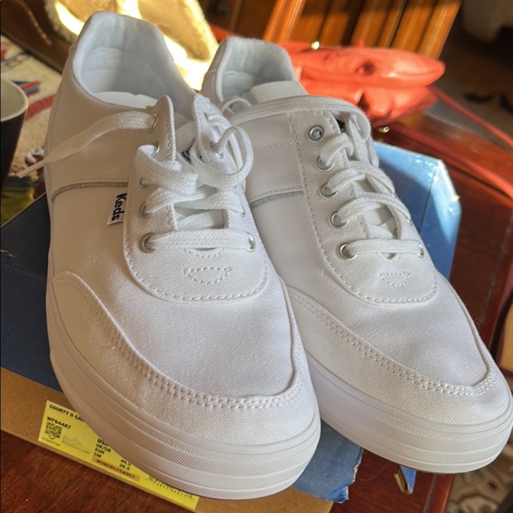 White canvas Keds! Women’s size 9.5